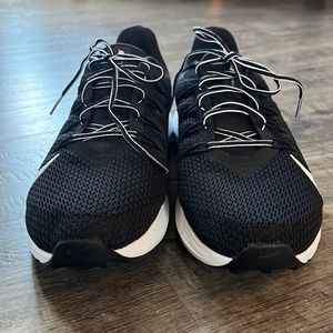 New aw/out tags Nike Quest Running Shoes Black 9.5 W